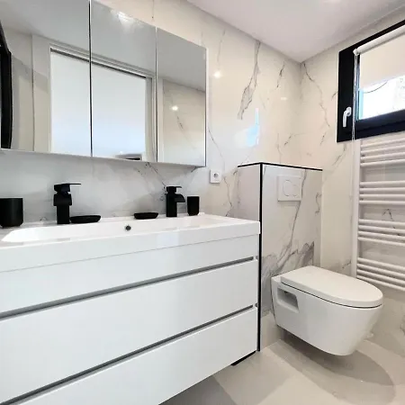 V5b11 Avec Piscine Proche Plages Villa