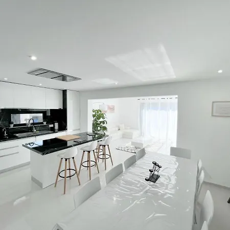Villa V5b11 Avec Piscine Proche Plages *